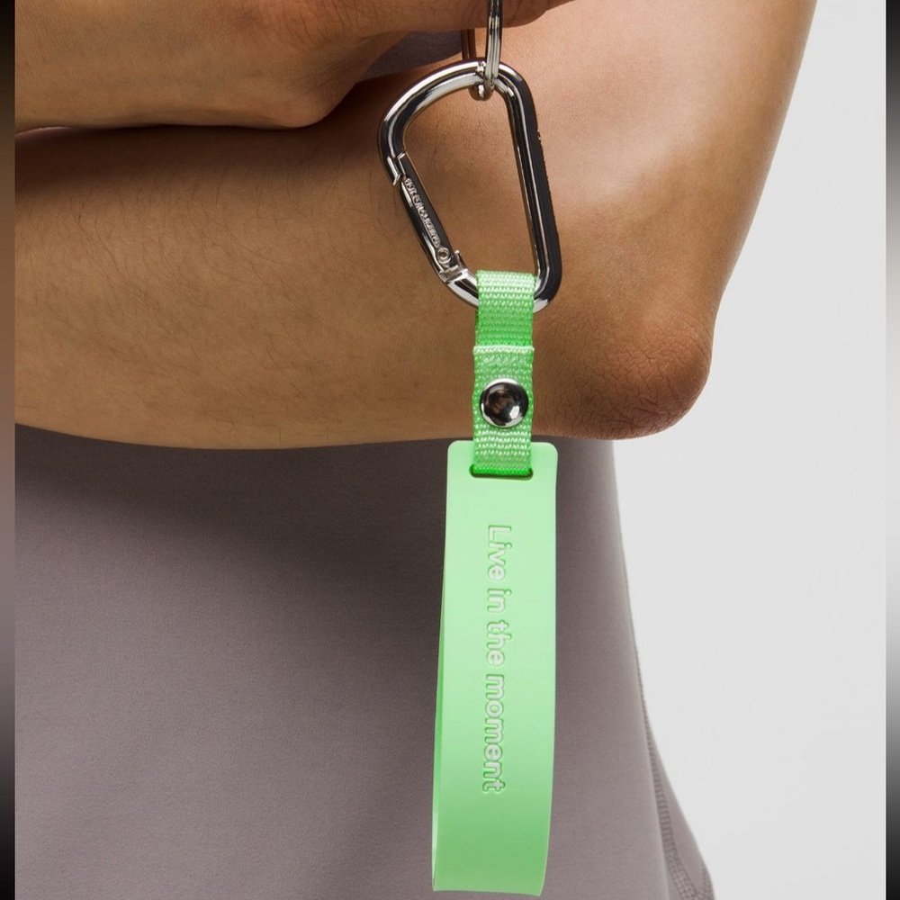 Lululemon Silicone Keychain Citra Lime/White